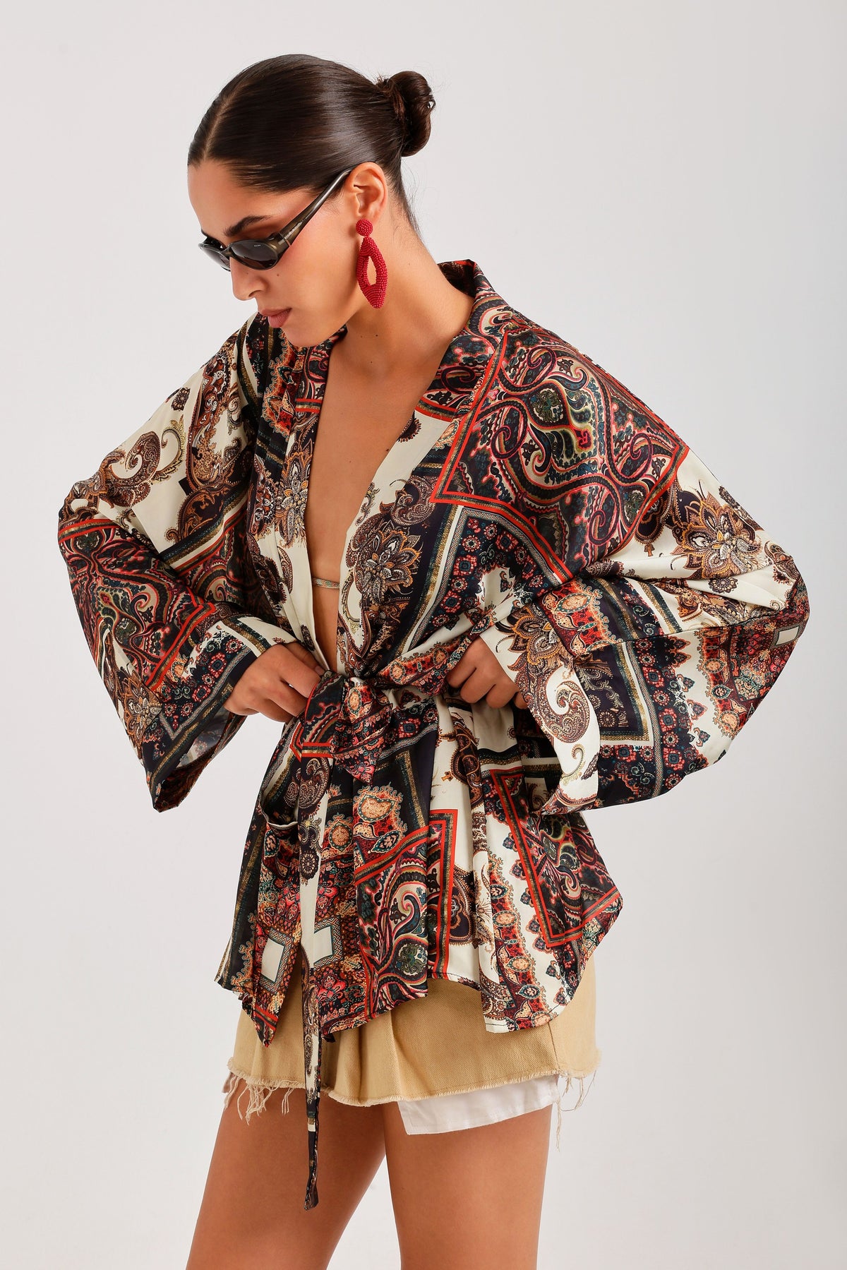 Kimono — open, sleeves extended