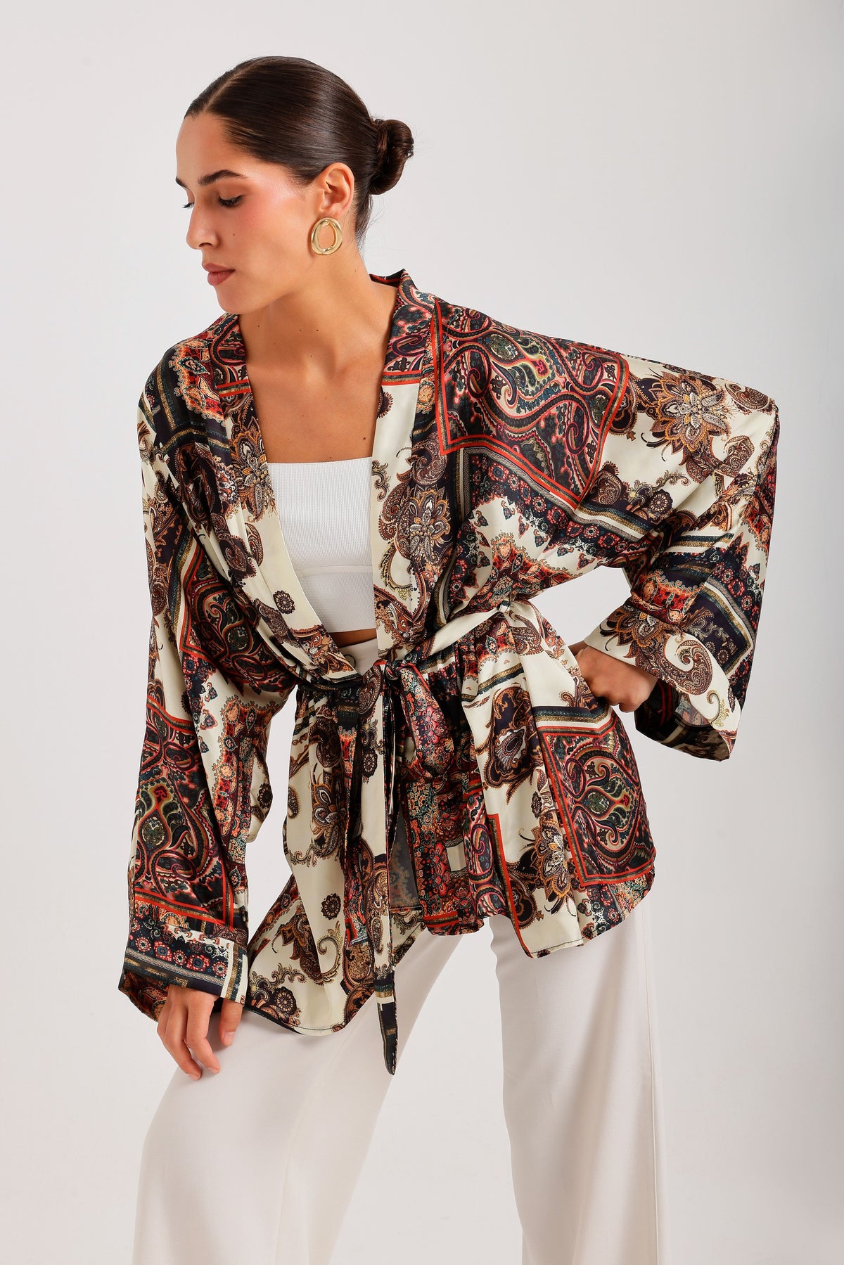 Kimono — three-quarter